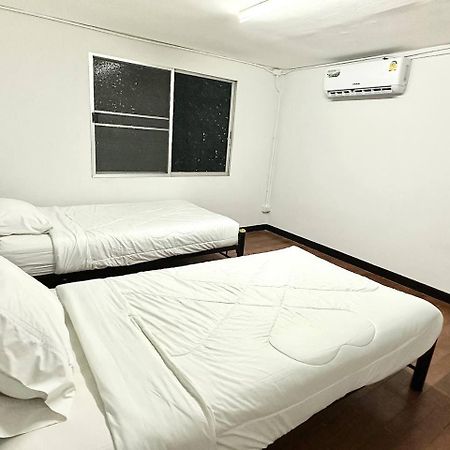 Adora Hostel Chiang Mai Luaran gambar