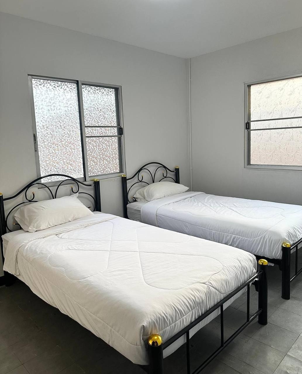 Adora Hostel Chiang Mai Luaran gambar
